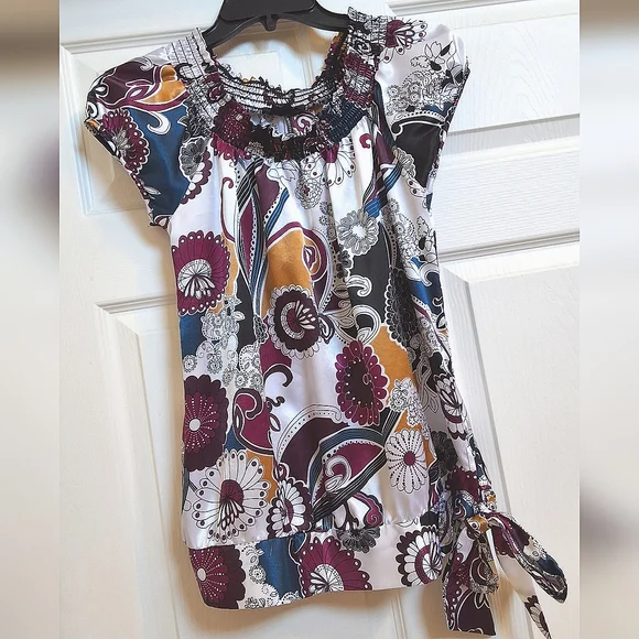MY Michelle, Medium, Woman's Floral/Paisley Top - Picture 1 of 10